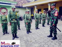 Kompak, Babinsa Koramil Kademangan Bersama Bhabinkamtibmas Latih PBB Satlinmas Di Wilayah Binaan