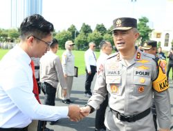 Dinilai Berprestasi Kapolda Jatim Beri Penghargaan Tim Satgas Pangan