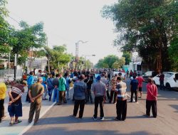 Aliansi Masyarakat Sadar Pemilu Geruduk Kantor KPU dan Polres Jombang