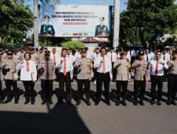 Kapolres Kediri Kota Berikan Penghargaan Kepada Personel Yang Berpretasi