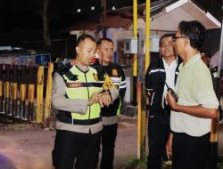 Pastikan Malam Jelang Hari Raya Idul Fitri 1445 H Aman, Kapolres Kediri Kota Pimpin Patroli