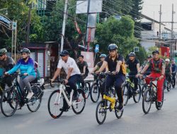 Peringati HUT Brigif 16 Wira Yudha Ke- 17, Kapolres Kediri Kota Bersama Forkopimda Ikuti Fun Bike dan Senam Bersama