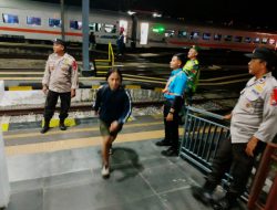 Sinergitas TNI Polri, Patroli di Stasiun Ngawi Antisipasi Arus Balik Mudik Tahap Dua