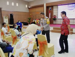 Bakti Kesehatan, Polres Kediri Kota Bersama RS Bhayangkara Kediri Gelar Screening Pasien Katarak