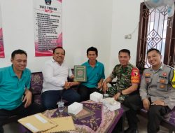 PENYERAHAN SECARA SIMBOLIK DAN SERENTAK SERTIFIKAT PTSL DESA BENDOSEWU DIKAWAL TNI DAN POLRI