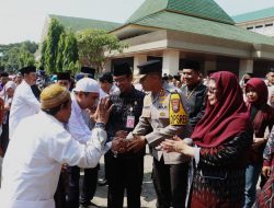 Kapolres Kediri Kota Bersama Forkopimda Lepas Calon Jemaah Haji Kota Kediri