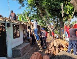 Sambut Hari Bhayangkara ke-78, Polres Jember Lakukan Aksi Sosial Bedah Rumah