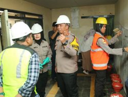 Kado Hari Bhayangkara ke-78, Polresta Malang Kota Bersama Taruna Akpol Bedah Dua Rumah Warga