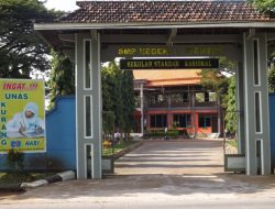 ABAIKAN INSTRUKSI DARI GUBERNUR,SMP N 1 MANTUP MASIH PUNGUT BIAYA KE WALI MURID ‘ GAK BAHAYA TA’ . . . ??!!??