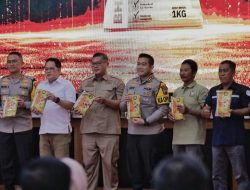 Kapolda Jatim dan Pj.Gubernur Launching Benih Jagung Merk Bhayangkara di Blitar