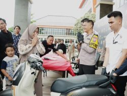 Senyum Seorang Ibu Rumah Tangga di Gresik Saat Polisi Temukan Motor dan Kembalikan Kurang dari 24 Jam