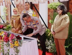 Kapolda Jatim Resmikan GOR Bulutangkis Polres Kediri Kota