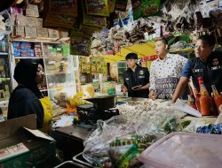 Polisi Bersama TPID Kabupaten Bojonegoro Sidak Pasar Tradisoinal Jelang Ramadhan