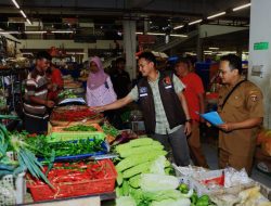 Monitoring Bapokting, Polres Ngawi dan Tim Satgas Pangan Sidak Pasar dan Swalayan