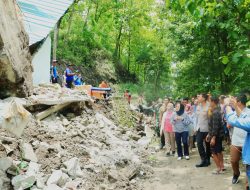 Polres Ponorogo bersama Forkopimda Tinjau Lokasi Longsor di Slahung