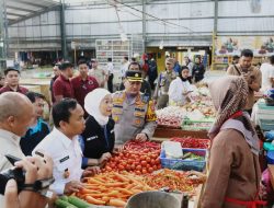 Sidak Pasar Bersama Forkopimda, Kapolresta Malang Kota Ingatkan Tengkulak Agar Tidak Timbun Bahan Pokok