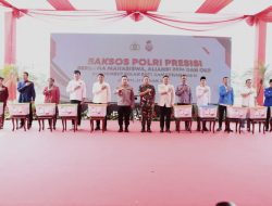 Kapolri dan Panglima TNI Bagikan Ribuan Bansos Jelang Ramadan