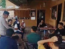 Kapolsek Pare AKP Rudi Darmawan bersama personelnya melaksanakan patroli di Kampung Inggris Desa Tulungrejo