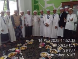 Rektor Universitas Borobudur Prof Ir H Bambang Bernanthos, M.Sc Bersama Pengurus Majelis Rasulullah SAW (Foto: Ist)   UNIVERSITAS BOROBUDUR KETIGALINYA TABLIK AKBAR BERSAMA MAJELIS RASULULLAH SAW