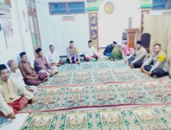 Polsek Warujayeng Gelar Silaturahmi Ramadan dan Sholat Tarawih Bersama Jamaah Masjid Al-Mustaqim
