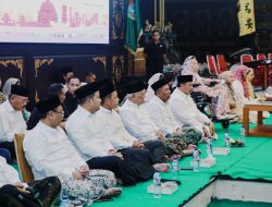 Kapolres Jombang dan Forkopimda Makan Sahur Bersama Masyarakat