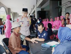 Polres Trenggalek Gelar Pengobatan Gratis dan Berbagi Takjil Sambil Ngabuburit
