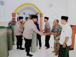 Berbagi Kebaikan di Bulan Ramadan, Polres Kediri Sumbangkan Karpet Sajadah