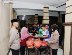 Warga Antusias Ikut Sahur Gratis Bareng di Polres Kediri Kota