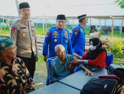 Gelar ‘Pegar’ Ditpolairud Polda Jatim Peduli Kesehatan Warga Nelayan di Bulan Ramadhan