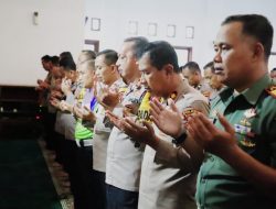 3 Polisi Gugur Tugas di Lampung, Polres Kediri Gelar Shalat Ghaib