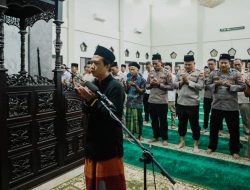 Keluarga Besar Polres Jombang Gelar Salat Gaib dan Doa Bersama untuk Tiga Personel Polri yang Gugur dalam Tugas