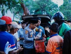 Kapolres Jombang Belanja Takjil di Sentra Kuliner Untuk Dibagikan Kepada Masyarakat