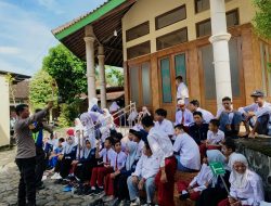 Polsek Ngadiluwih Sambut Hangat Kunjungan Siswa SLB Yayasan Nurul Ihsan