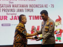 *Dinilai Inovatif, Kapolresta Sidoarjo Terima Penghargaan dari PWI Jatim