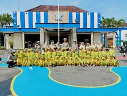 Satlantas Polres Kediri Kota Kenalkan Tertib Lalu Lintas Sejak Dini Lewat Program POLSANAK