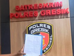 Warga Gadingwatu Serahkan Petisi ke Polres Gresik, Desak Kasus Dugaan Korupsi Kades Segera Dituntaskan