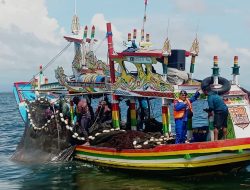 Polisi Amankan Tiga Kapal Bolga yang Melanggar Batas Wilayah Tangkap Ikan di Probolinggo