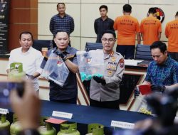 Polda Jatim Berhasil Bongkar Sindikat Pengoplos LPG Subsidi di Malang, 4 Orang Ditetapkan Sebagai Tersangka