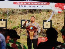 *Semarakkan Hari Bhayangkara ke-79, Polres Kediri Kota Gelar Lomba Menembak 3 Pilar*