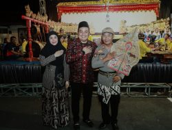 *Pagelaran Wayang Kulit dan Campursari Meriahkan Hari Bhayangkara ke-79 di Jombang