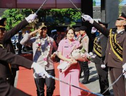 *Kapolres Kediri Berganti, Welcome and Farewell Parade Digelar Khidmat*