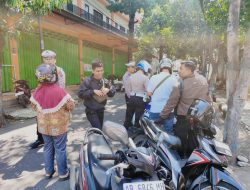 *Nekat Terobos Rambu demi Potong Rute, Puluhan Pengendara Terjaring Operasi Patuh 2025 di Nganjuk