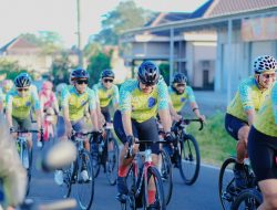 *Kapolres Kediri Ikuti Tantangan Tanjakan Ikonik di Event Kediri Dholo KOM 2025*