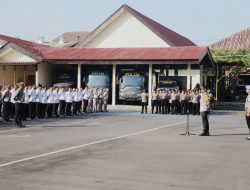 *Kapolres Kediri Tekankan Pentingnya Kebersihan Saat Apel Jam Pimpinan*