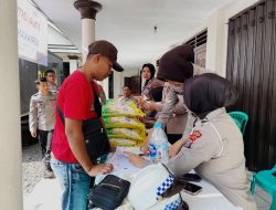 Gelar Bazar, Polres Blitar Dukung Gerakan Pangan Murah, Salurkan Beras SPHP untuk Masyarakat