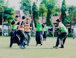 *Meriahkan HUT Kemerdekaan RI ke-80, Polres Jombang Gelar Pertandingan Mini Soccer (Sepakbola Sarung)*