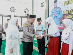 *Kapolres Jombang Berikan Beasiswa kepada Putra-Putri Pegawai Negeri Pada Polri yang Berprestasi