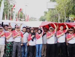 *Kirab Merah Putih Raksasa Meriahkan HUT Kemerdekaan RI ke-80 di Kota Kediri*