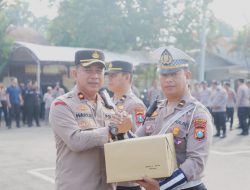 *Apel Pagi Polres Kediri Dimeriahkan Penyerahan Hadiah Lomba Kemerdekaan*