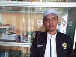 UST YUSRON , S.P.d.I KETUA DKM MASJID AL BAROKAH MAKMURKAN MASJID TANPA KENAL LELAH
